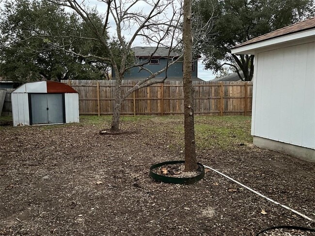 Building Photo - 862 Latteridge Dr