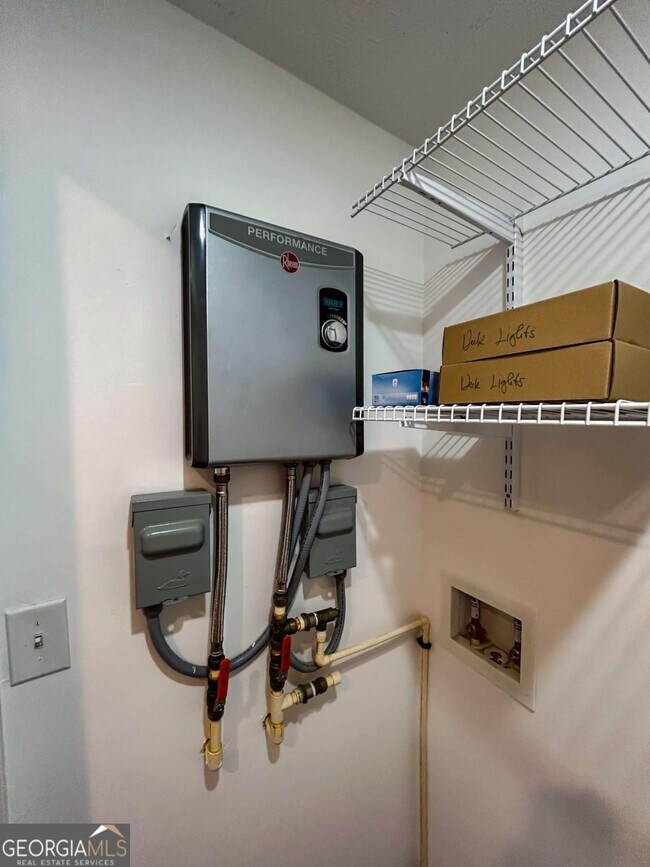 Building Photo - 2981 Lowrance Dr