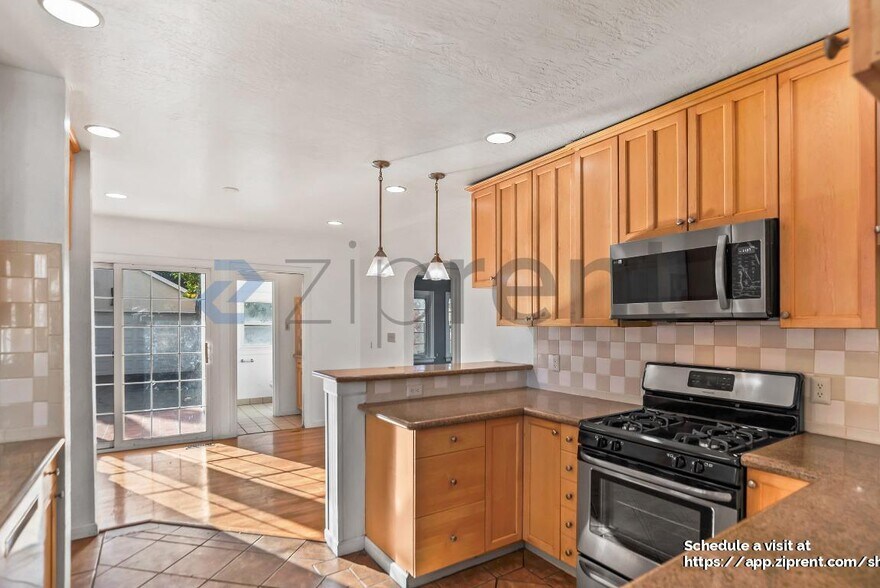 Building Photo - 855 N 17th St