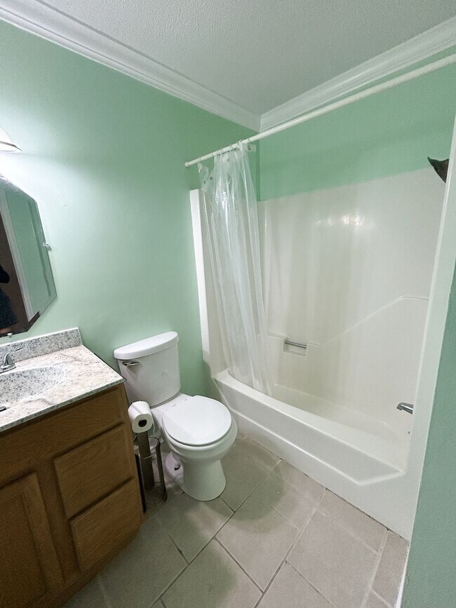 Building Photo - Charming 2 Bedroom Home in Southport with Screened Porch & Large Fenced Backyard