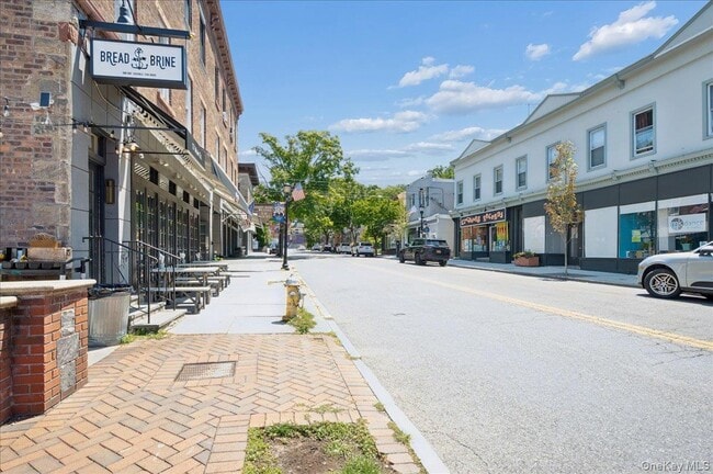 Building Photo - 51 Main St