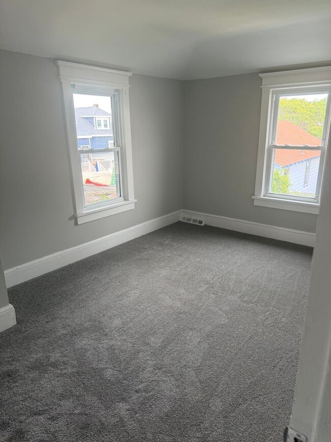 Building Photo - Recently Renovated 3-Bedroom, 1-Bath Home in Pleasantville