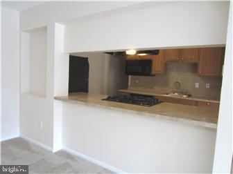 Building Photo - 1600 Waters Edge Dr