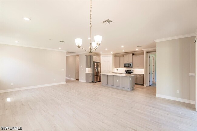 Building Photo - 536 Polihale Wy