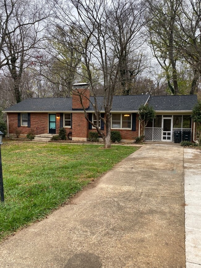 Primary Photo - 1424 Nelson Dr