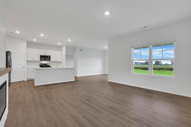 Building Photo - 539 Darliene Dr