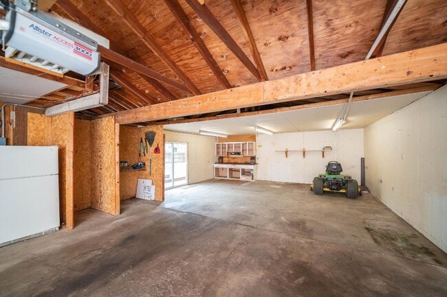 Building Photo - Three Bedroom Home in the Heart of Portage