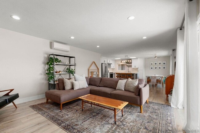 Building Photo - Single Level Condo in Lake San Marcos