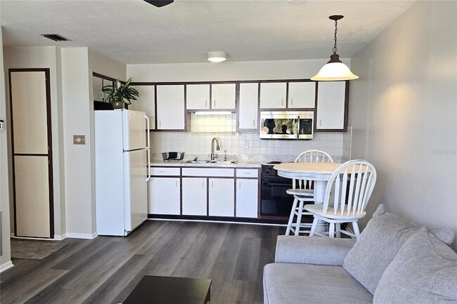 Building Photo - 4354 Tahitian Gardens Cir