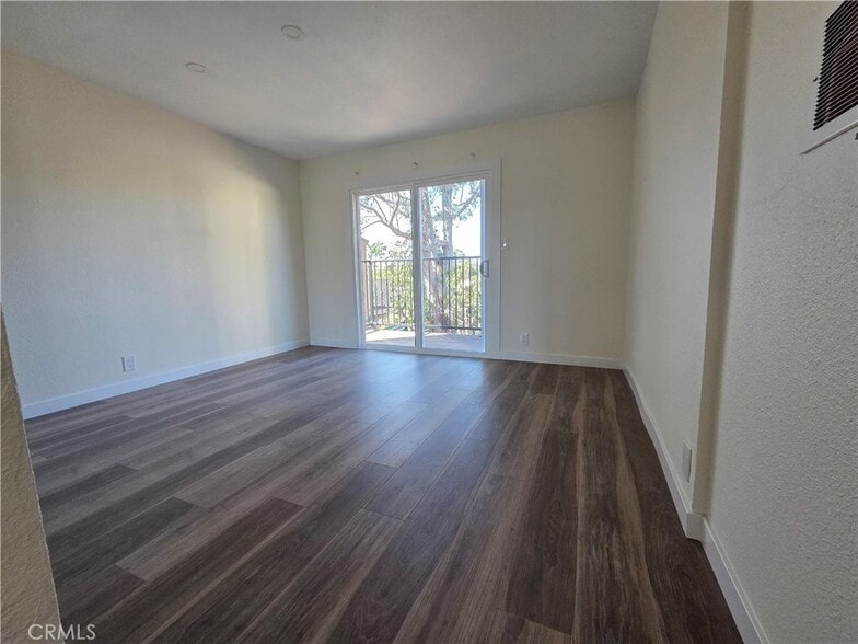 Building Photo - 3942 Manzanita Dr