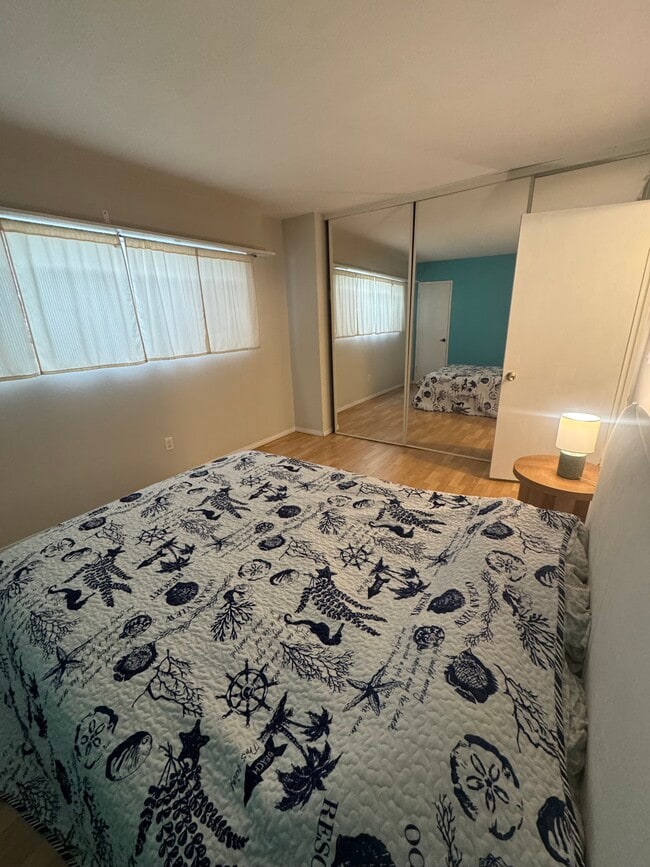 Building Photo - 1600 Ardmore Ave