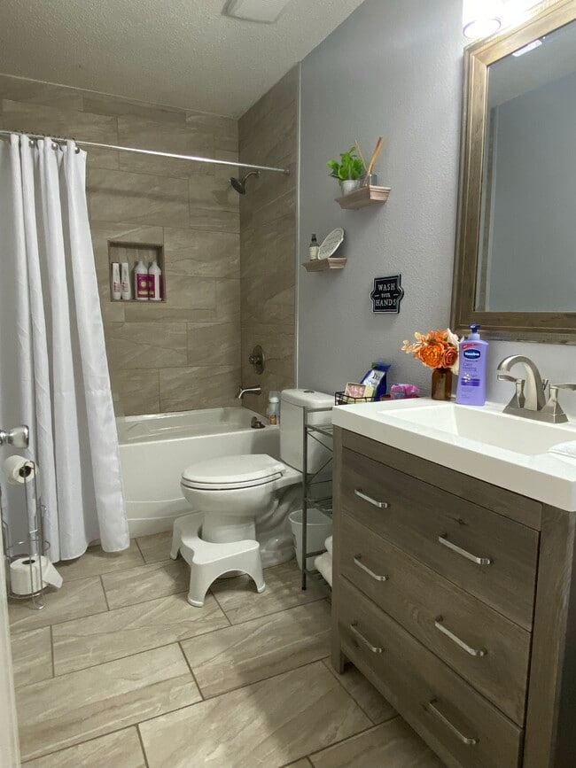 beautiful bath - 36 Stowe Rd