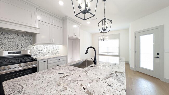 Building Photo - 8 Whithorn Ln