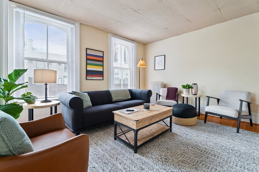 Building Photo - 102 N Tioga St