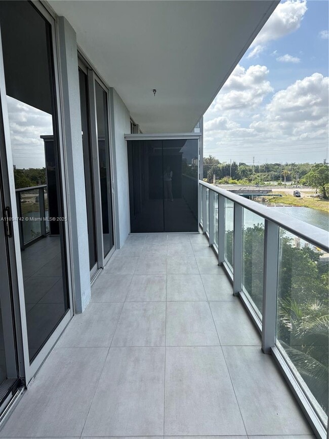 Building Photo - 16385 Biscayne Blvd