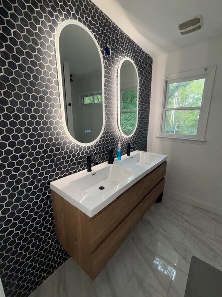 Building Photo - 2019 Pryor Rd SW