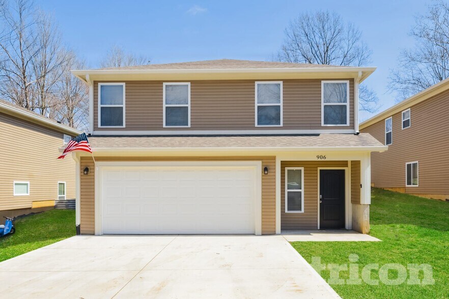 Primary Photo - 906 W Clinton St