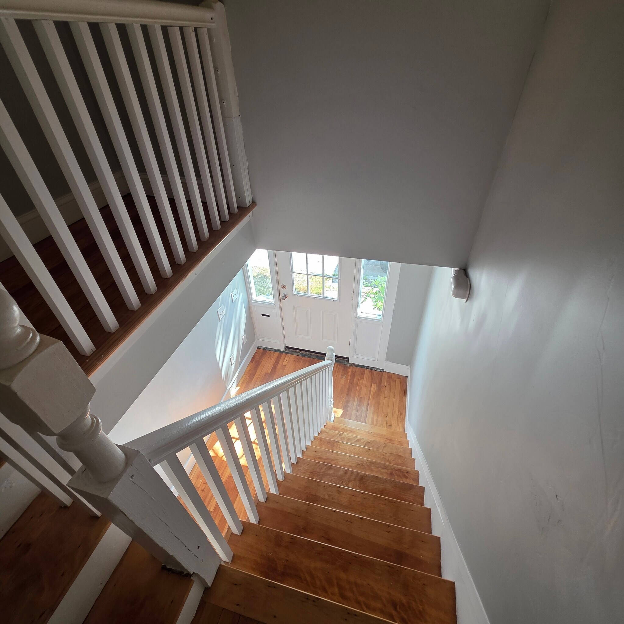 Entryway - 97 Pleasant St