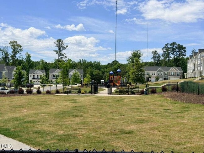Building Photo - 319 Aster Bloom Ln