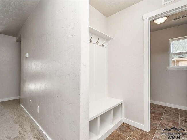 Building Photo - 3 Bedroom House For Rent with High End Finishes-Available Aug 5th!