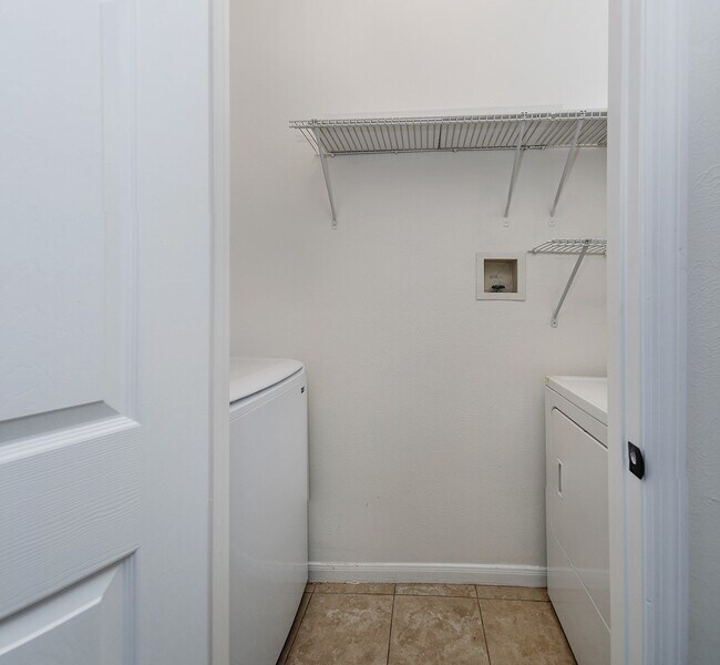 Building Photo - 35 S Avonlea Cir