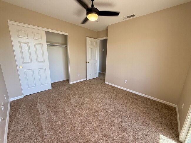 Building Photo - 8300 La Strada Ave