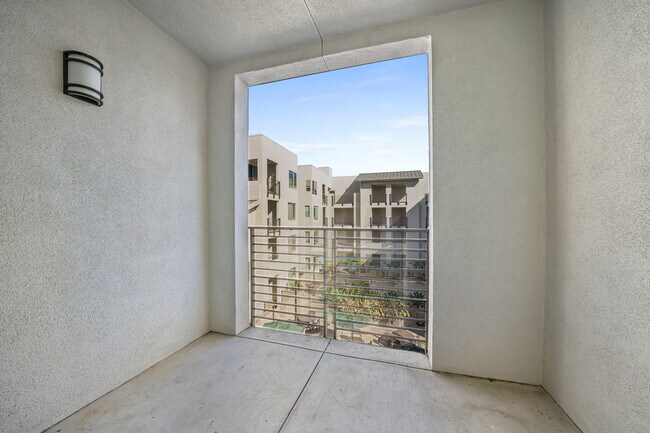 Building Photo - 6400 Crescent Park E