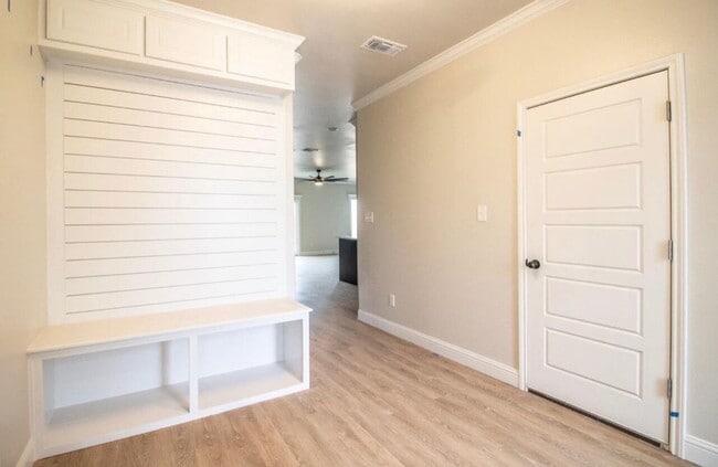 Building Photo - Custom built home in West Lubbock