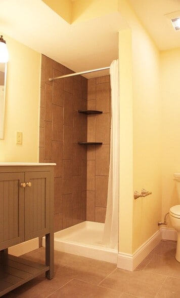 Building Photo - 160 North St