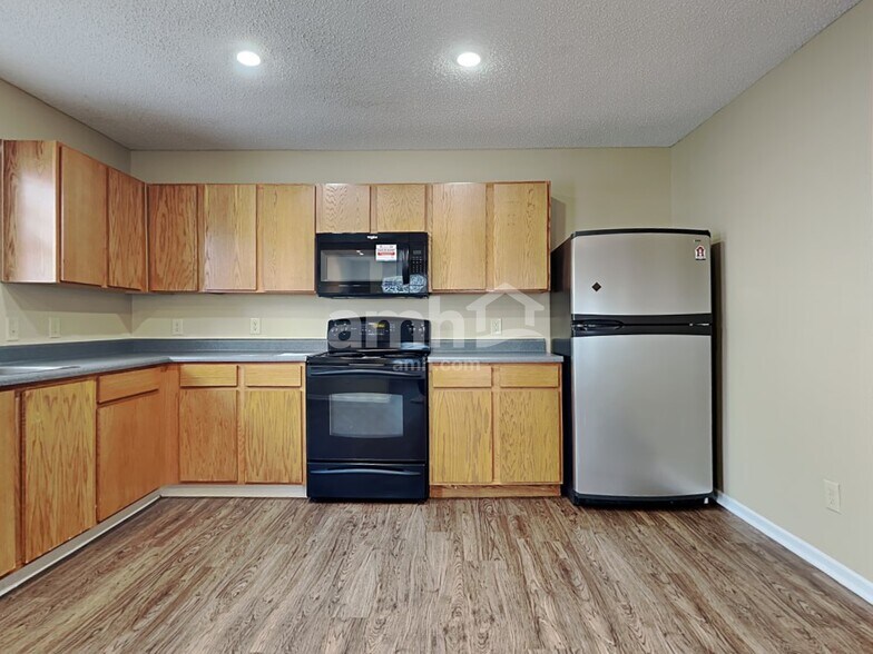 Building Photo - 13426 Allegiance Dr