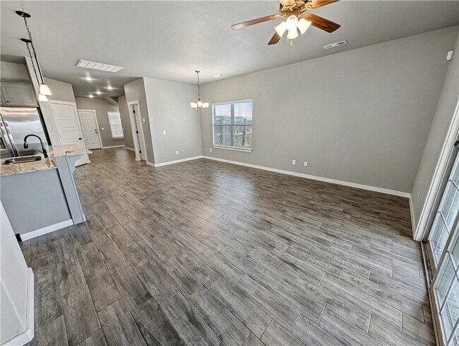 Building Photo - 396 N Torc Ln