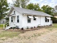 Building Photo - 911 Bina St