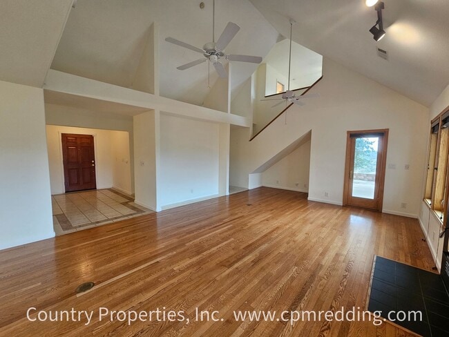 Building Photo - Price Reduced! Amazing Short-Term Housing Opportunity in a Custom 4-Bedroom House!