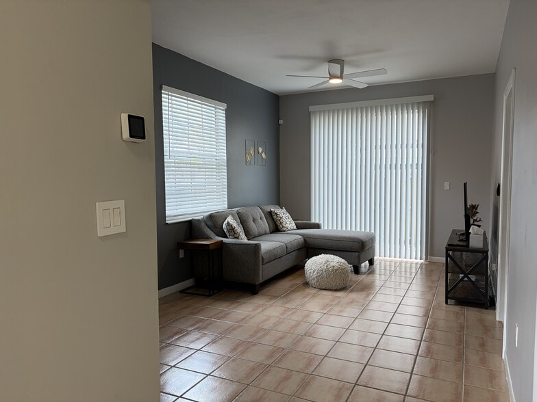 Building Photo - 14601 SW 122nd Pl