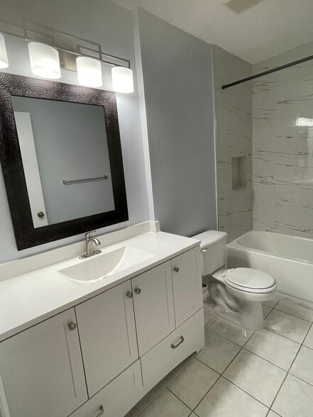 Building Photo - 9766 Kamena Cir