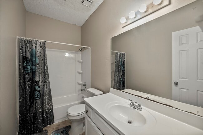 Building Photo - 7120 Deer Creek Ct