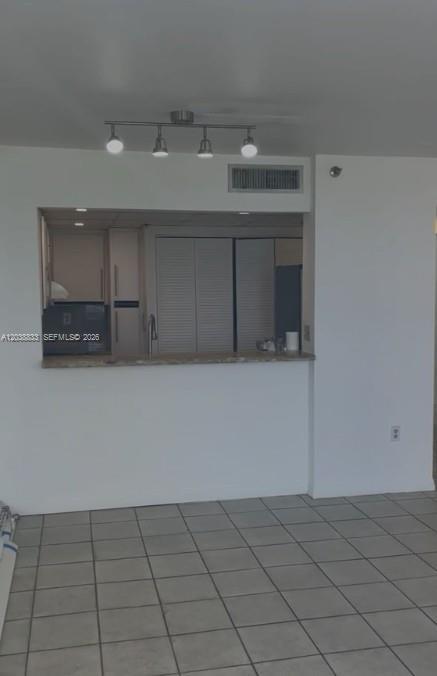 Building Photo - 540 Brickell Key Dr