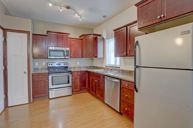 Building Photo - 101 Partridge Path