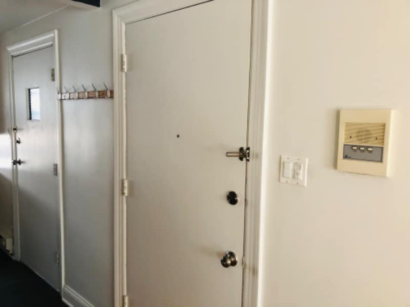 Building Photo - 2620 W Catalpa Ave