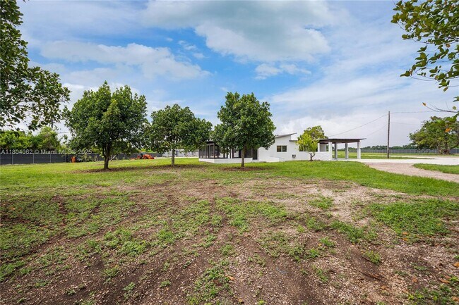 Building Photo - 25900 SW 167th Ave