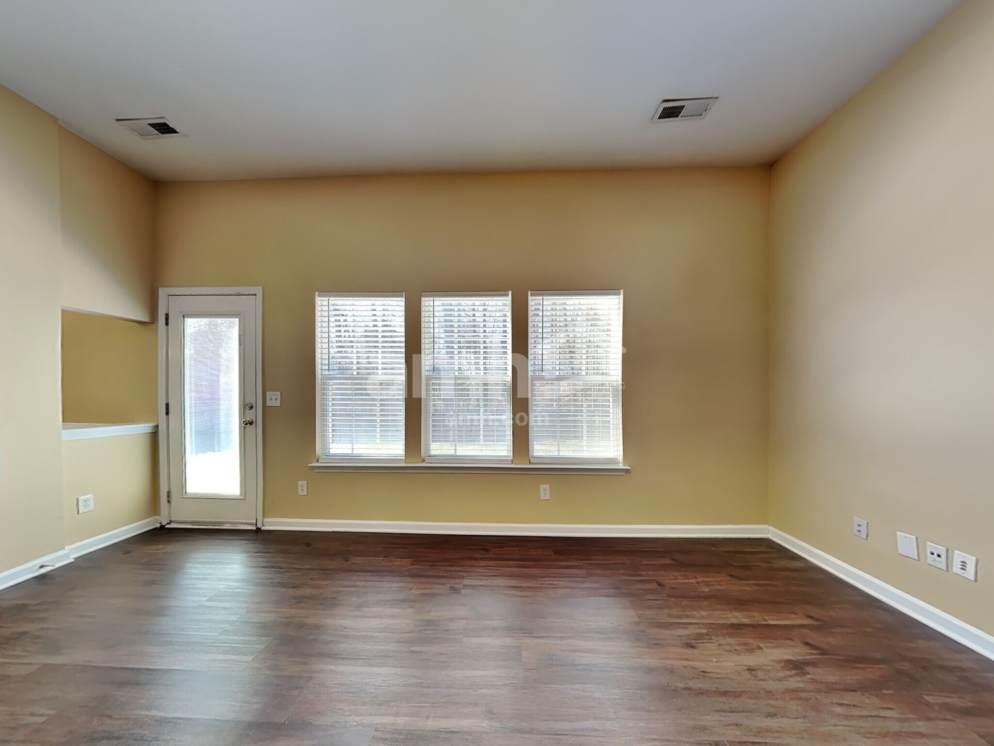 Building Photo - 4149 Shadetree Dr