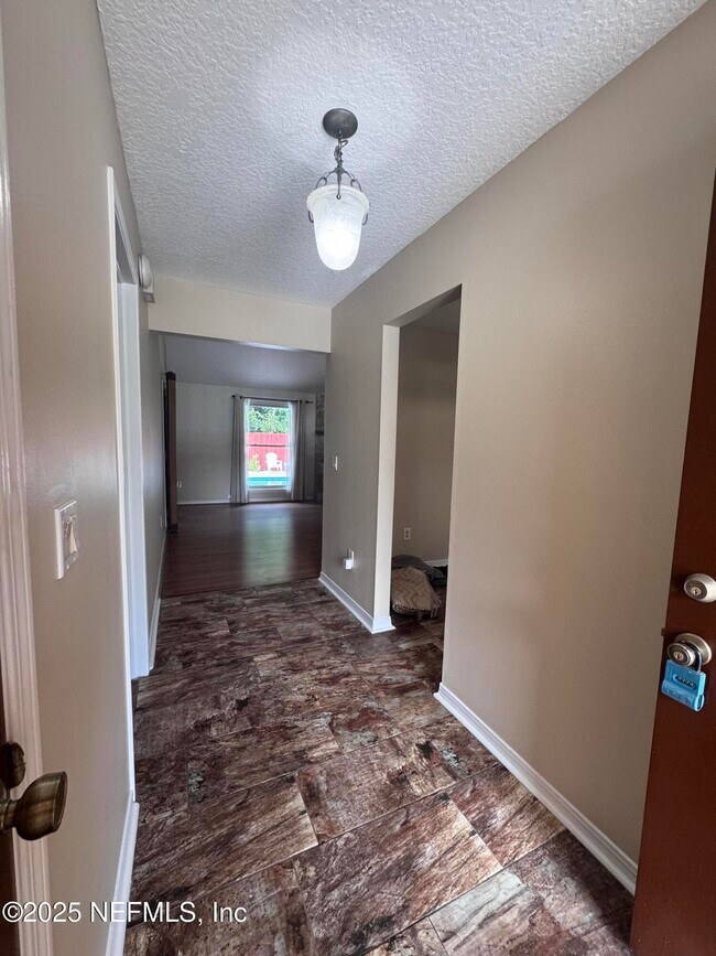 Building Photo - 8179 Crosswind Rd