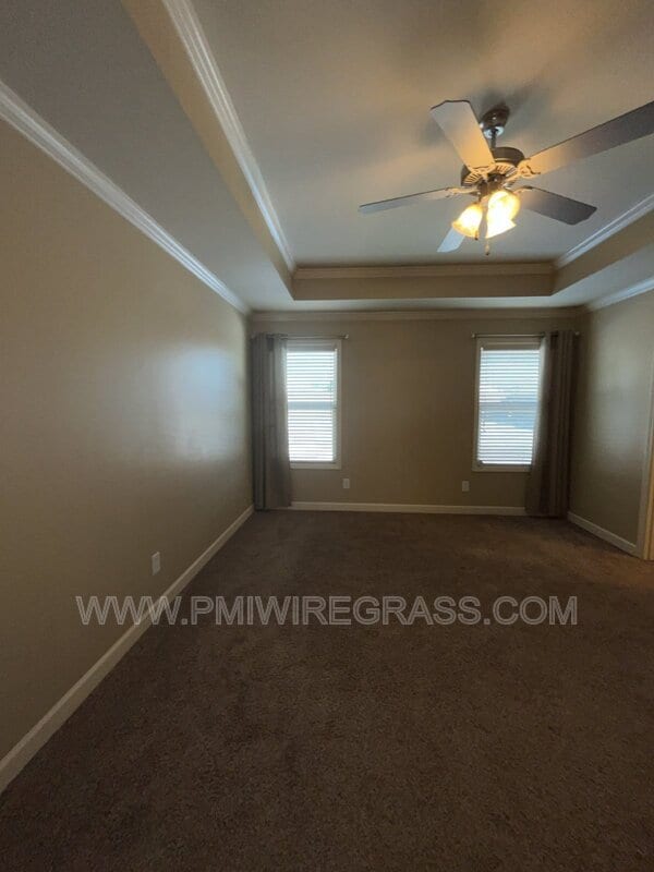 Building Photo - 229 Lace Dr