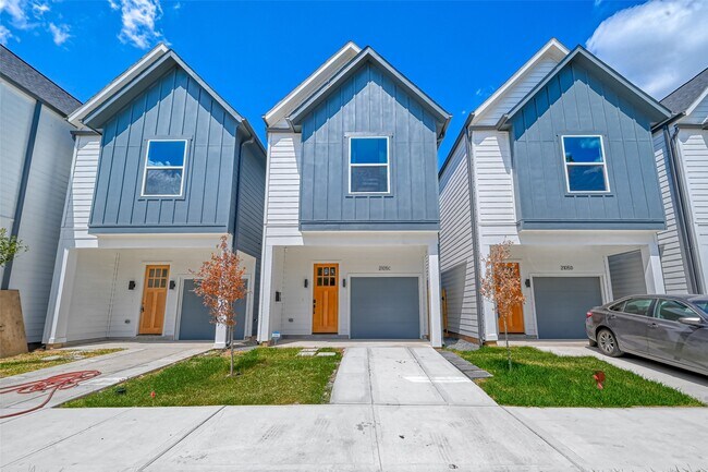 Primary Photo - 2105 Sam Wilson St