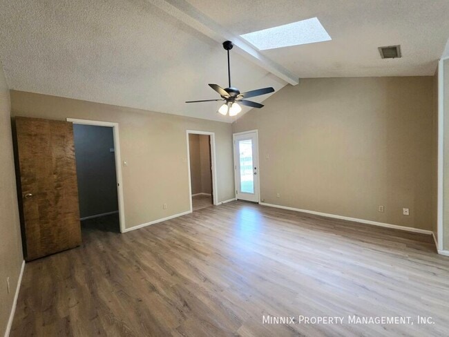 Building Photo - 4800 Dentcrest Dr