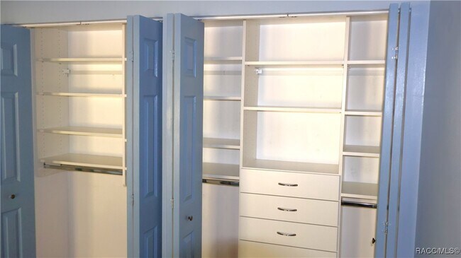 Building Photo - 9601 W Berry Ln