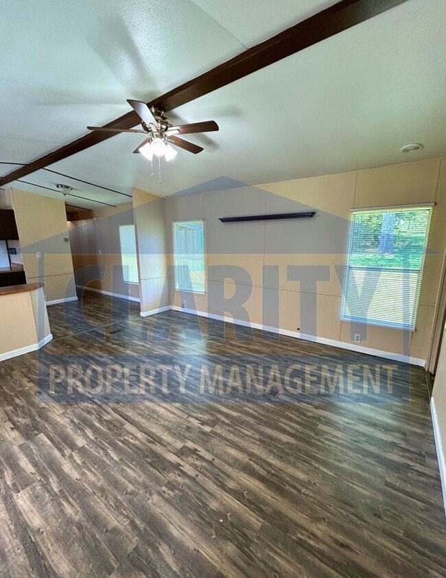 Building Photo - Cozy, two bedroom home!