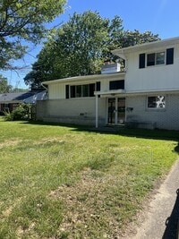 Building Photo - 608 Charlton Dr
