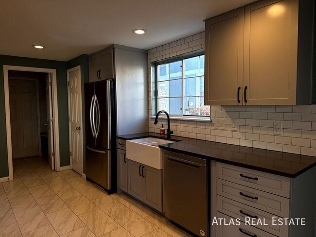 Building Photo - 8070 Decatur St