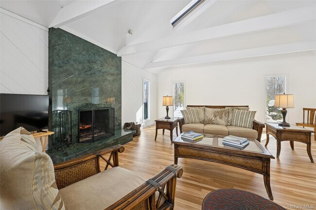 Building Photo - 15 Rivers Rd